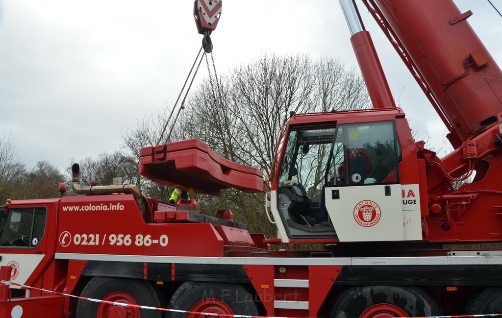 VU LKW umgestuerzt A 3 Rich Frankfurt AS Koenigsforst P182.JPG - Miklos Laubert